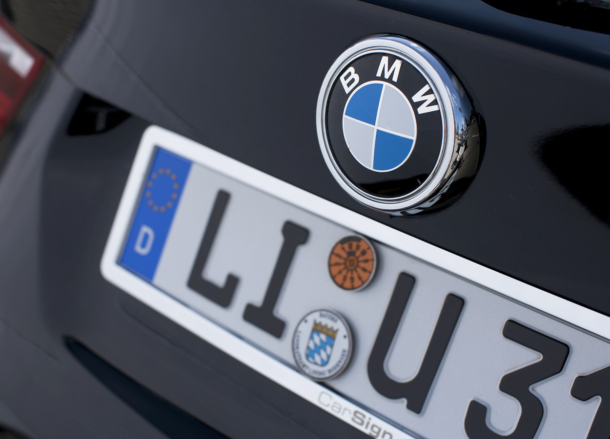 LIGHTWEIGHT Nummernschildhalter für Ihren BMW